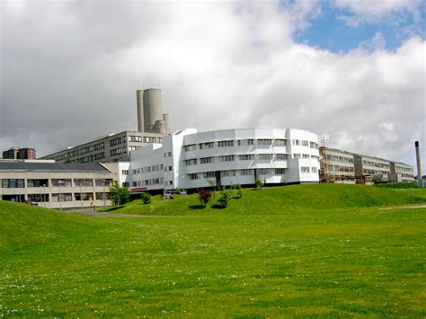 File:Ninewells Hospital.jpg - Wikimedia Commons