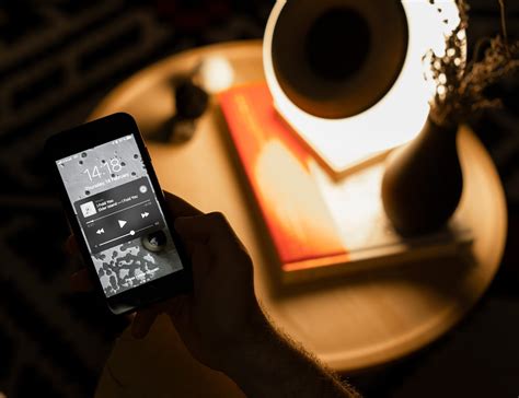 This smart lamp Bluetooth speaker emits every level of sunlight