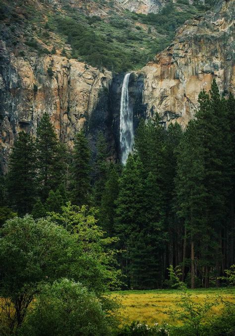 Yosemite falls . 2460 x 3450 - Nature/Landscape Pictures