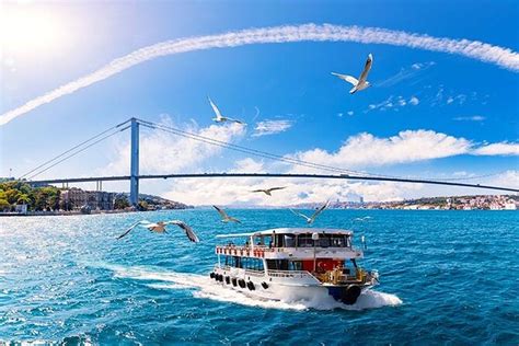 Bosphorus Cruise & Dolmabahce Palace Tour - YK013: Triphobo