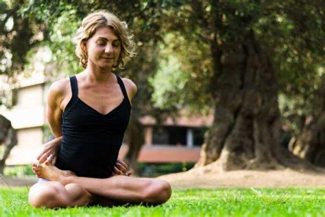 Baddha Padmasana Benefits and Precautions - Locked Lotus Pose