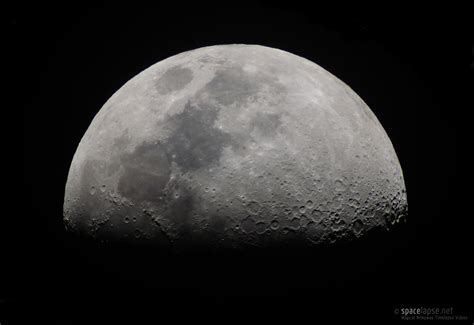 Half moon - Moon - Astrophotography on spacelapse.net