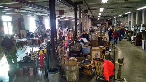 ANTIQUE AND VINTAGE FLEAMARKET - NOMADIC TRADING COMPANY