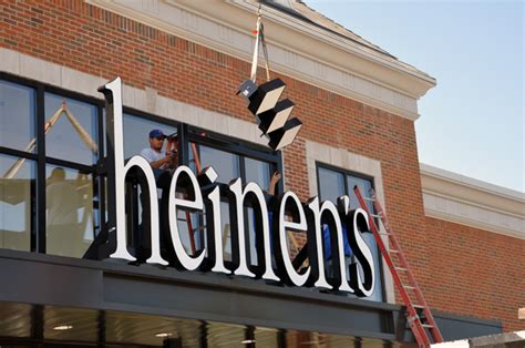 211. Heinen's Fine Foods Grand Opening Countdown - 365Barrington