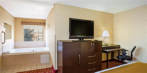 Hotels in Layton, Utah North of Salt Lake City | Holiday Inn Express ...