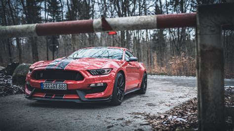 Ford Mustang Shelby GT350 rojo con rayas negras Fondo de pantalla 4k HD ID:7148