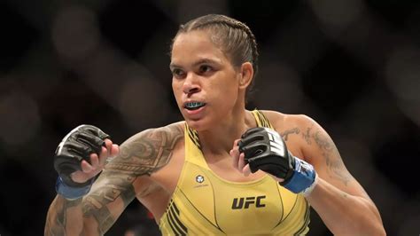 UFC 277: Amanda Nunes becomes the first two-time double champion in UFC ...