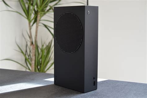 A first look at the 1TB black Xbox Series S - The Verge