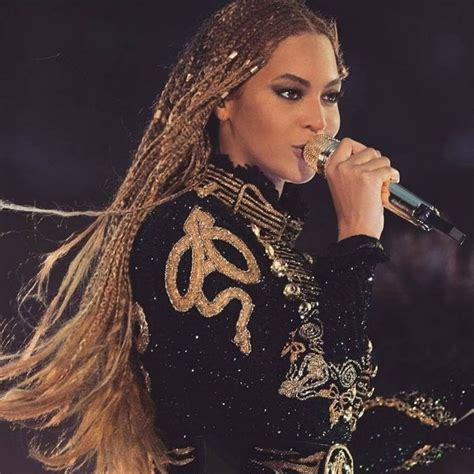 Beyoncé Live - YouTube