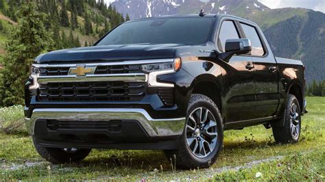 2022 Chevy Silverado Debuts With New Styling, Off-Road ZR2 Model