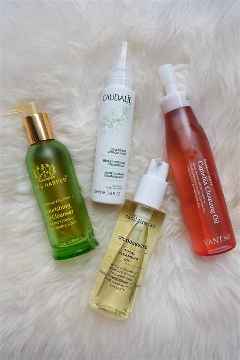 Why you should try an oil cleanser... + my four favorites! - The Stripe