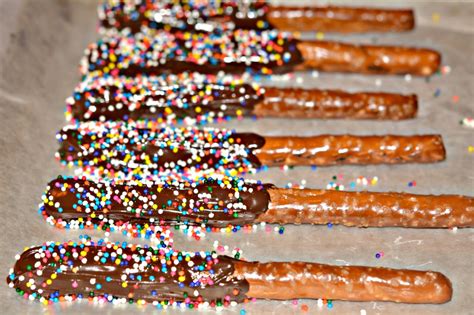 CHOCOLATE DIPPED PRETZEL RODS-BECAUSE SPRINKLES MAKE YOU SMILE! - Hugs ...