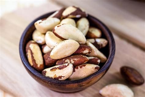 Brazil Nuts Nutrition: Benefits of the Selenium-Rich Food