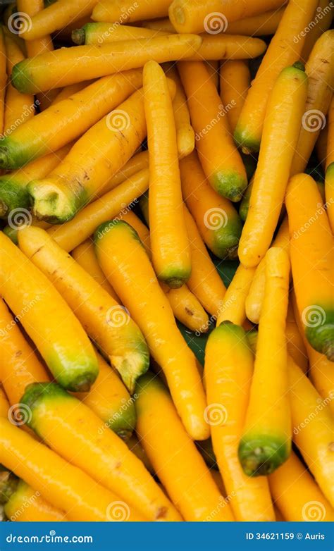 Fresh yellow carrots stock image. Image of backdrop, root - 34621159