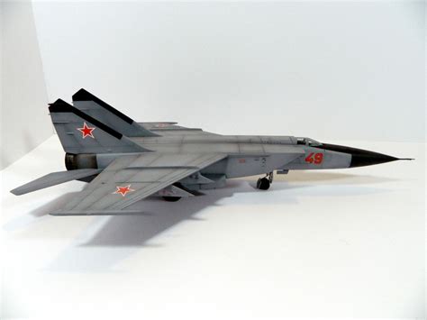 1/48 Revell Mig 25 - ScaleModelMaker