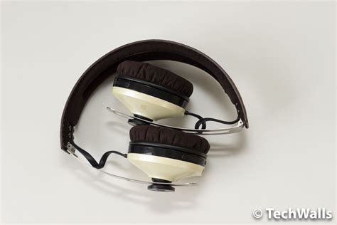 Sennheiser Momentum 2.0 On-Ear Wireless Headphones with Active Noise Cancellation Review