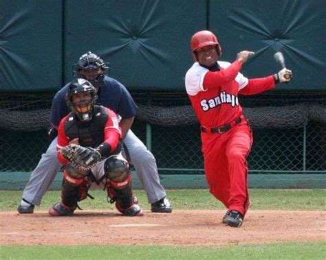 Cuban baseball players move aimlessly | OnCubaNews English