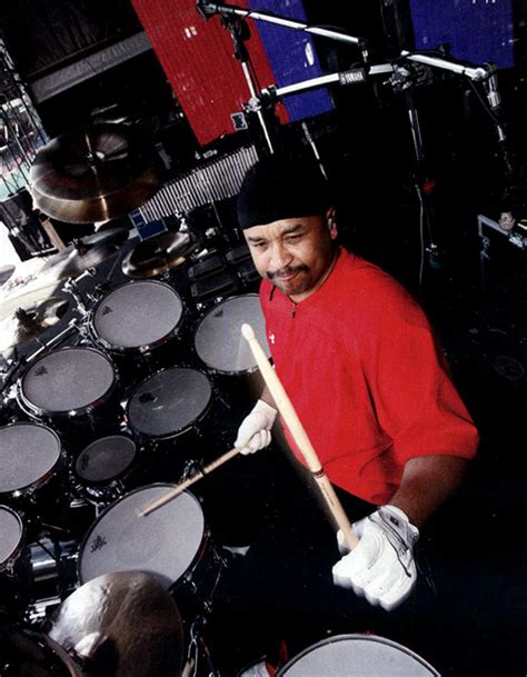 Carter Beauford - DRUMMERWORLD