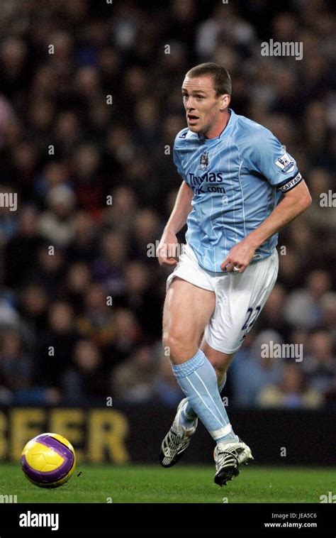 RICHARD DUNNE MANCHESTER CITY FC CITY OF MANCHESTER STADIUM MANCHESTER ...