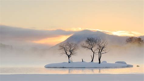 Misty morning scene at Lake Hibara, Yama-gun, Fukushima prefecture ...