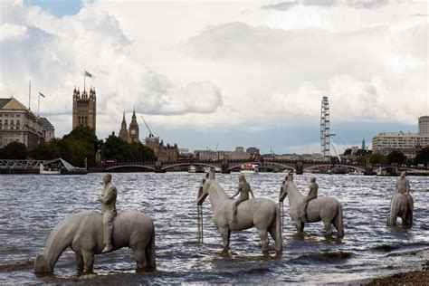 The Rising Tide - Underwater Sculpture by Jason deCaires Taylor