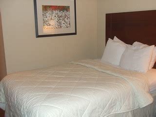 One of the queen size beds - Room 207 Comfort Inn, Fort Br… | Flickr