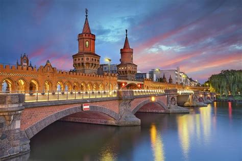 Entradas y Tours - Puente de Oberbaum (Oberbaumbrücke), Berlín - Viator