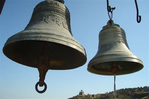 File:Church bells. Narikala, Tbilisi.JPG - Wikimedia Commons