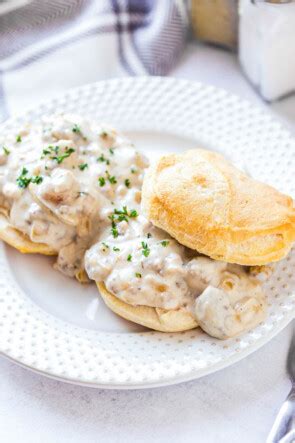 Homemade Sausage Gravy Recipe | Perfect with Buttermilk Biscuits!