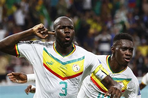 Koulibaly fires Senegal into World Cup last 16