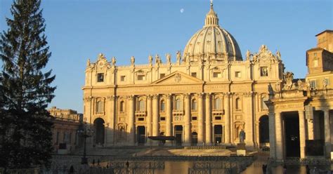 Guided Walking Tour: St. Peter's Basilica & Dome | GetYourGuide