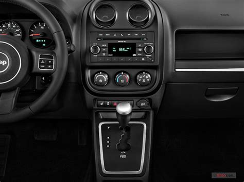 2011 Jeep Patriot: 19 Interior Photos | U.S. News