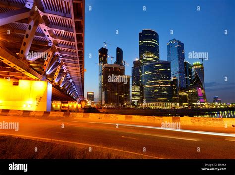 Moscow dorogomilovsky bridge hi-res stock photography and images - Alamy
