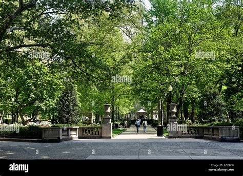 Rittenhouse Square Park, Philadelphia, Pennsylvania, USA Stock Photo ...