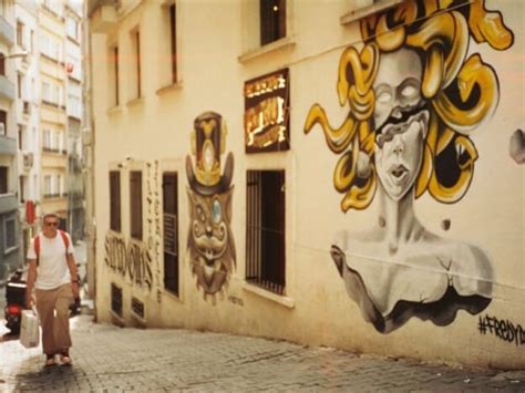 Finding the Best Spots to Enjoy The Street Art in Barcelona