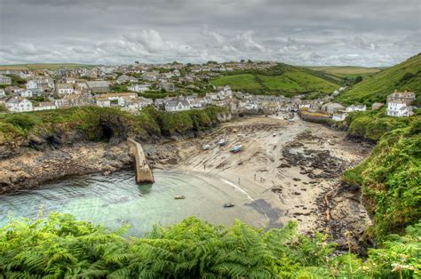 Port Isaac, a fishing village in Cornwall, UK | Port isaac, Beautiful ...