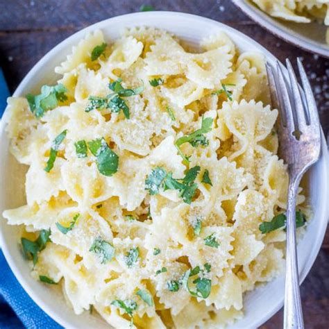 20 Minute Parmesan Pasta {6 Ingredients} - Sprouting Wild Ones