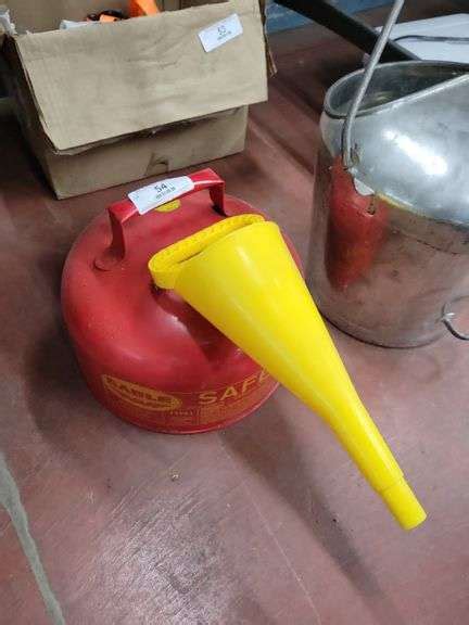 2 Gallon Metal Gas Can - Baer Auctioneers - Realty, LLC