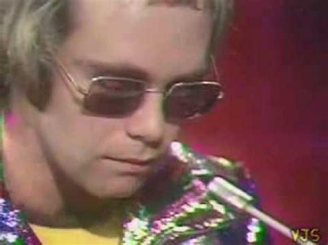 Elton John Tiny Dancer 1971 - YouTube