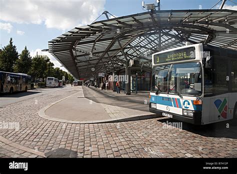 Bus terminal bus station hi-res stock photography and images - Alamy