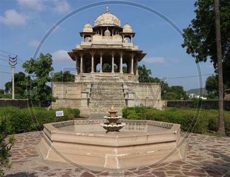 Image of Chorasi Khambo Ki Chatri Bundi Rajasthan India, 84 Pillar Umbrella Bundi World Heritage ...