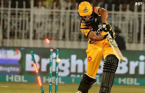 Peshawar Zalmi set 152-run target against Karachi Kings - Pakistan Observer