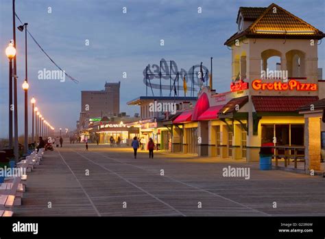 Boardwalk - Rehoboth Beach, Delaware, U.S.A Stock Photo - Alamy