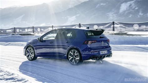 VW: Drift mode in new Golf R is more fun - Autodevot