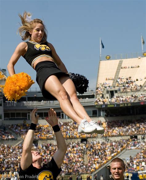 Iowa-Hawkeyes-Cheerleaders-up.jpg 827×1,024 pixels | Iowa hawkeyes ...