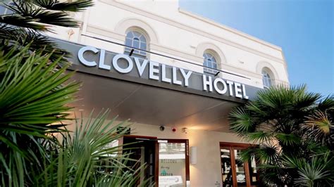 Trophy Sydney Beachside Investment - The Clovelly Hotel - YouTube