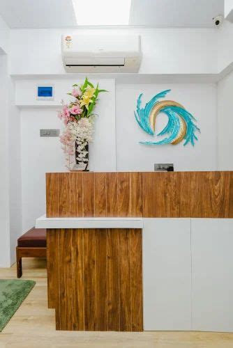 Doctor Clinic Interior Design Service in Mumbai, Bee Hive Design Studio ...