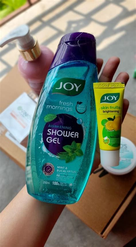 Joy Fresh Mornings Awakening Shower Gel Reviews Online | Nykaa