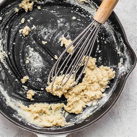 How to make a Roux - The Wooden Skillet