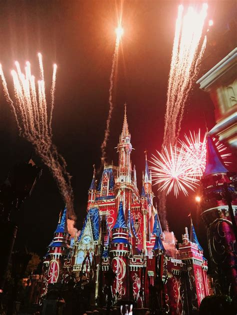 Disney world fireworks | Disney world fireworks, Disney pictures ...